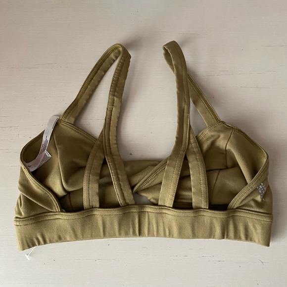 NWOT Free people movement olive green front twist sports bra - Picture 7 of 7